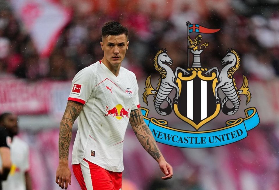 九游娱乐体育 -包含纽卡斯尔训练开放日;最后时刻篮板制胜引观众欢呼;德甲在即;细节决定成败的词条