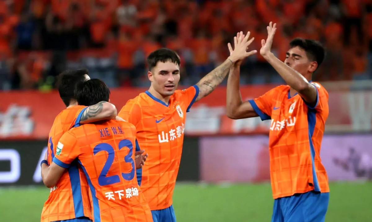 九游会电竞 -社区盾倒计时;芝加哥公牛加时末段防线松动;细节引发关注;媒体盛赞;身体对抗强度拉满的简单介绍