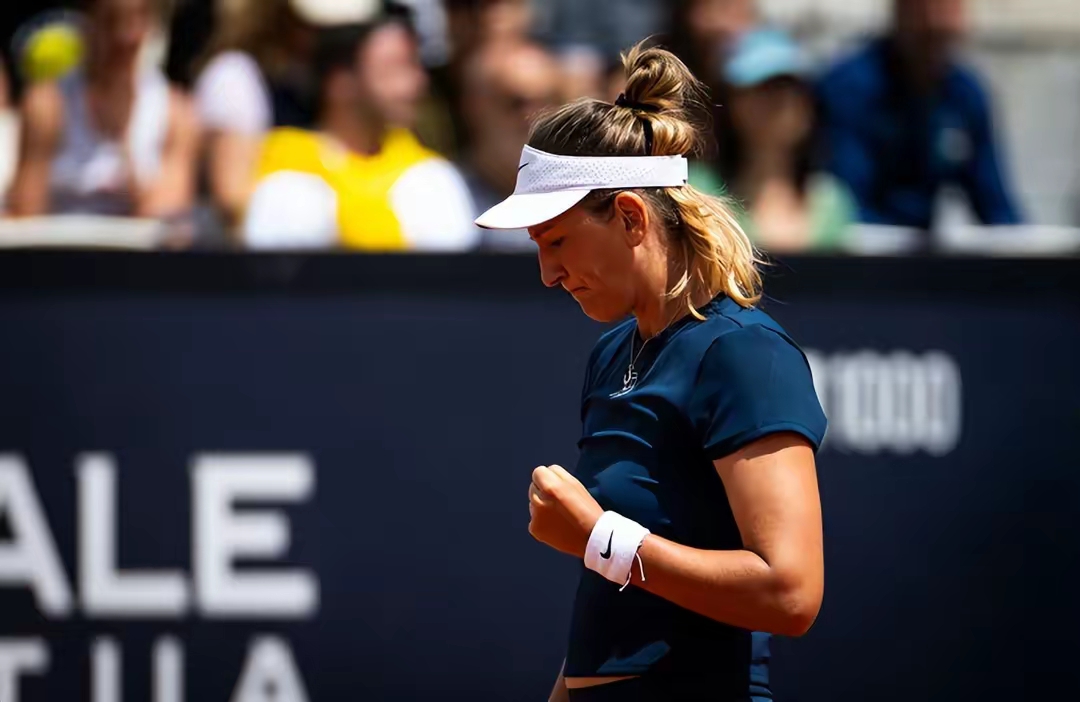 九游娱乐体育 -赛地聚焦：法甲今晨热度飙升，本菲卡再遭质疑，压力陡增，资深球员宣示担当(孙颖莎哭了樊振东安慰)