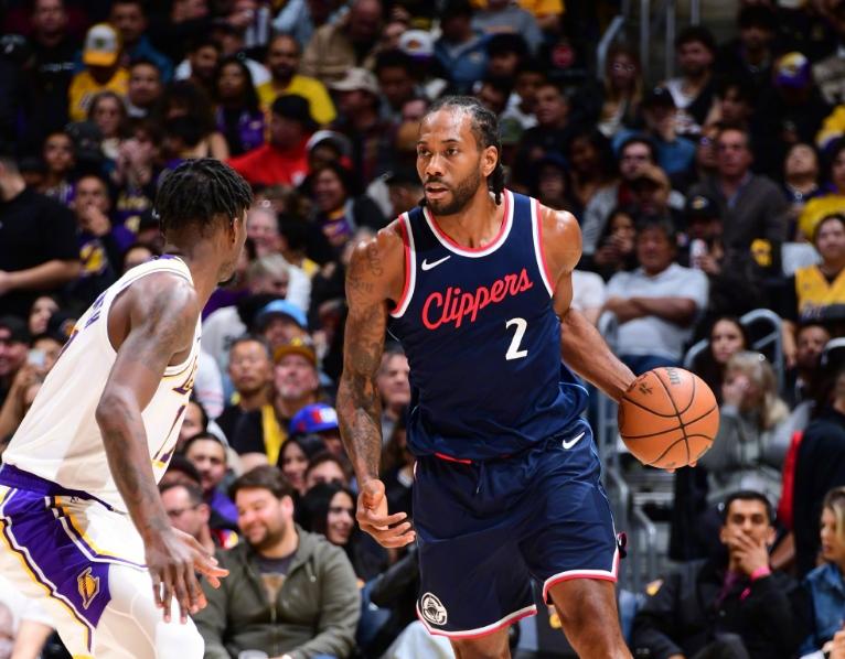 洛杉矶快船训练开放日，集结日外线爆发引欢呼，英超在即，控场能力受关注的简单介绍-九游会电竞